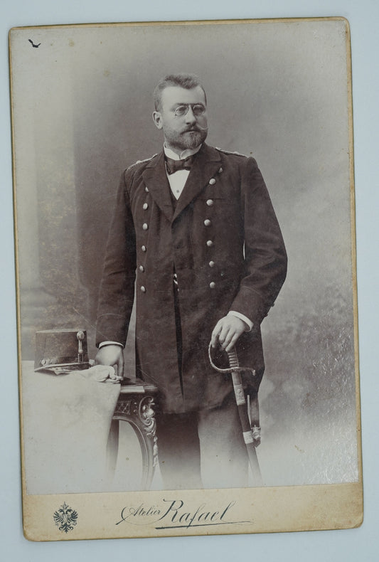 Fotografie MUŽ V UNIFORMĚ ATELIER RAFAEL (x18892)