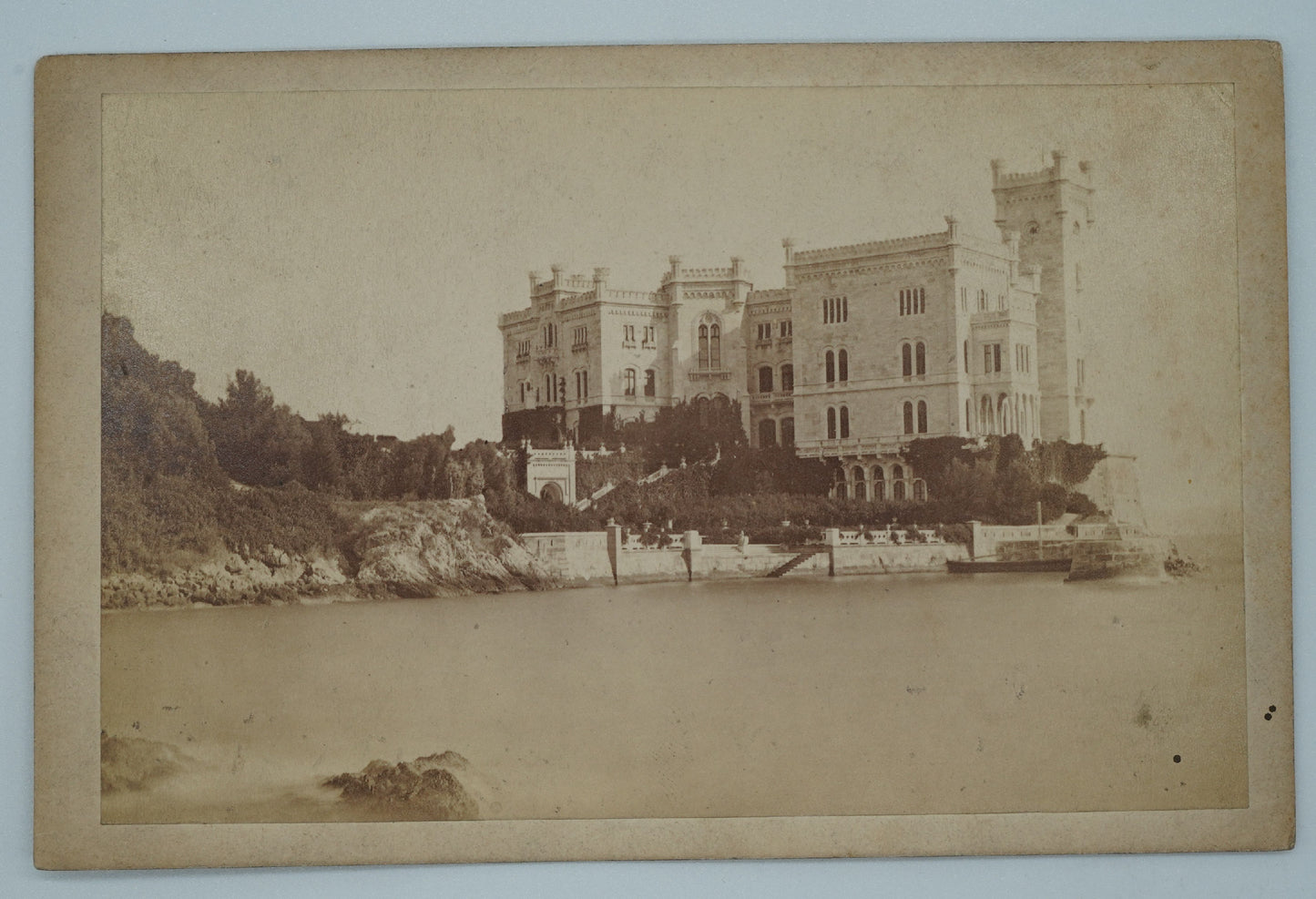 Fotografie POHLED NA HRAD SEBASTIANUTTI (x18907)