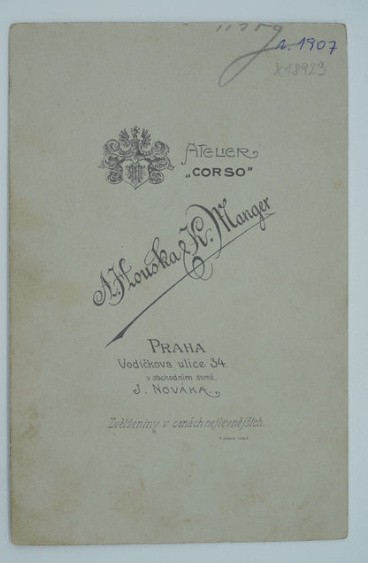 Fotografie DVĚ ŽENY A MUŽ ATELIER CORSO U ŠTAJGRŮ A. HOUSKA(x18923)