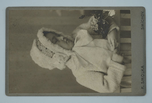 Fotografie DÍTĚ V BÍLÉM K. SMOLKA SMÍCHOV (x18929)