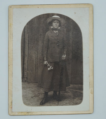 Fotografie ŽENA V ČERNÉM (x18956)