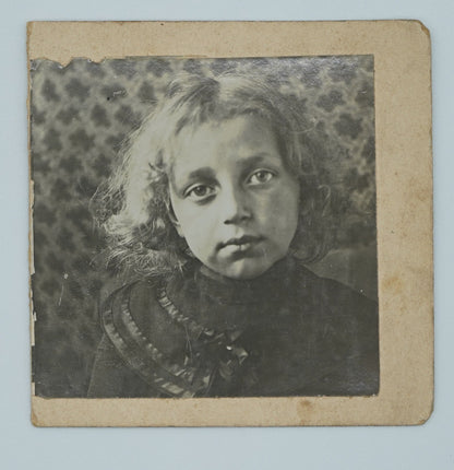 Fotografie DÍVKA A MARONGITÁCI (x18961)