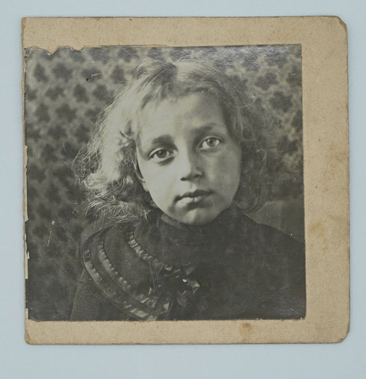 Fotografie DÍVKA A MARONGITÁCI (x18961)