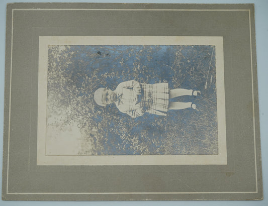 Fotografie HOLČIČKA V ŠATECH (x18966)