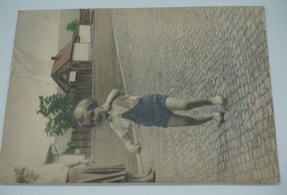 Fotografie DÍTĚ NEDĚLE 28. ČERVEN 1953 (x19204)
