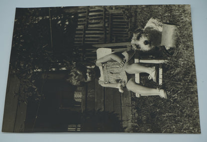 Fotografie DÍTĚ A PES ČERVENEC 1952 ROKYTNICE (x19206)