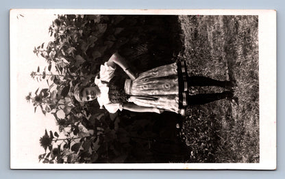 Pohlednice DÍVKA V KROJI (x19599)