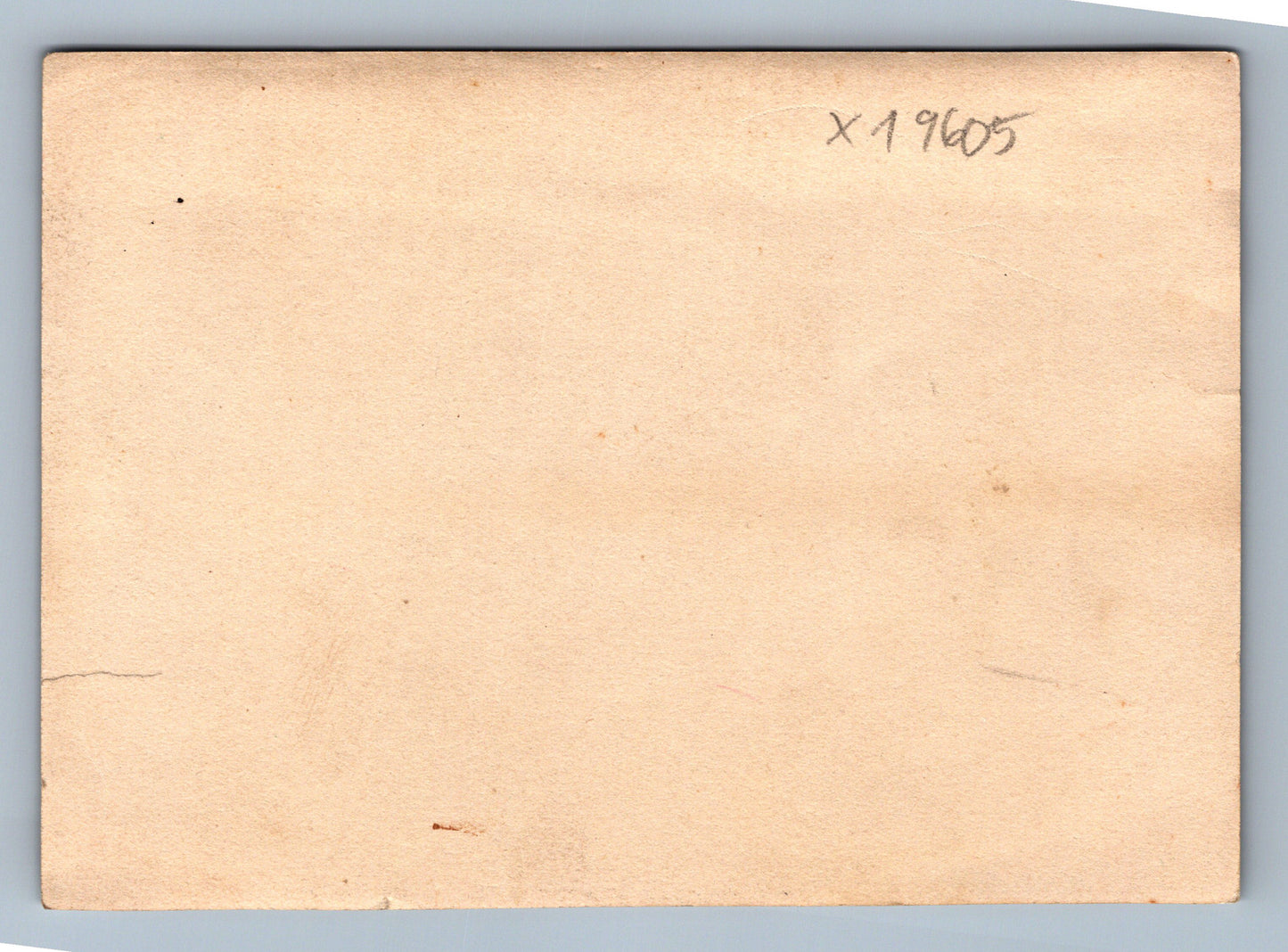 Pohlednice MUŽ V UNIFORMĚ VOJÁK (x19605)