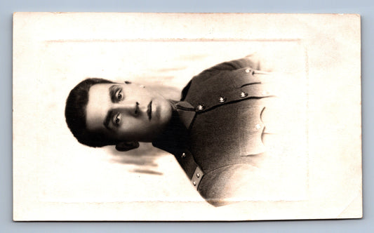 Pohlednice MUŽ V UNIFORMĚ (x19607)