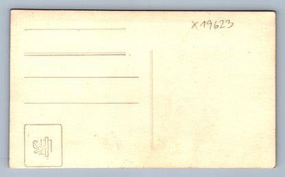 Pohlednice MUŽ V KABÁTU (x19623)