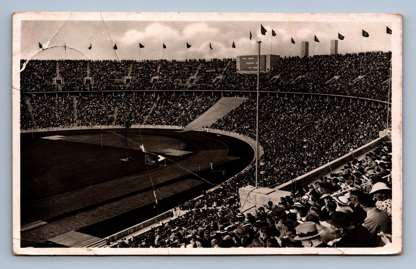 Pohlednice REICHSSPORTFELD. DEUTCHE KAMPFAHN olimpiada (x20070)