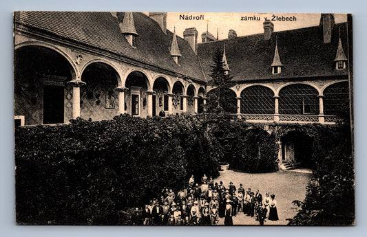Pohlednice NÁDVOŘÍ ZÁMKU V ŽLABECH (ST222)