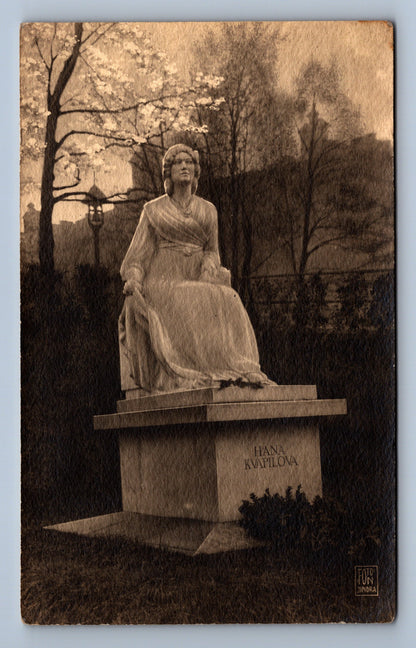 Pohlednice HANA KVAPILOVÁ SOCHA (ST286)