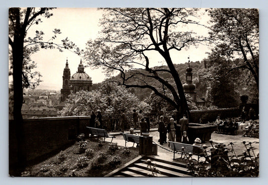 Pohlednice Praha. Pohled na chram sv. Mikulaše (P330)