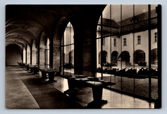 Pohlednice PRAHA Památník národního písemnictví Vnítřní nádvoří (P355)