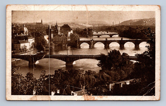 Pohlednice Praha - celkový pohled na mosty (P657)