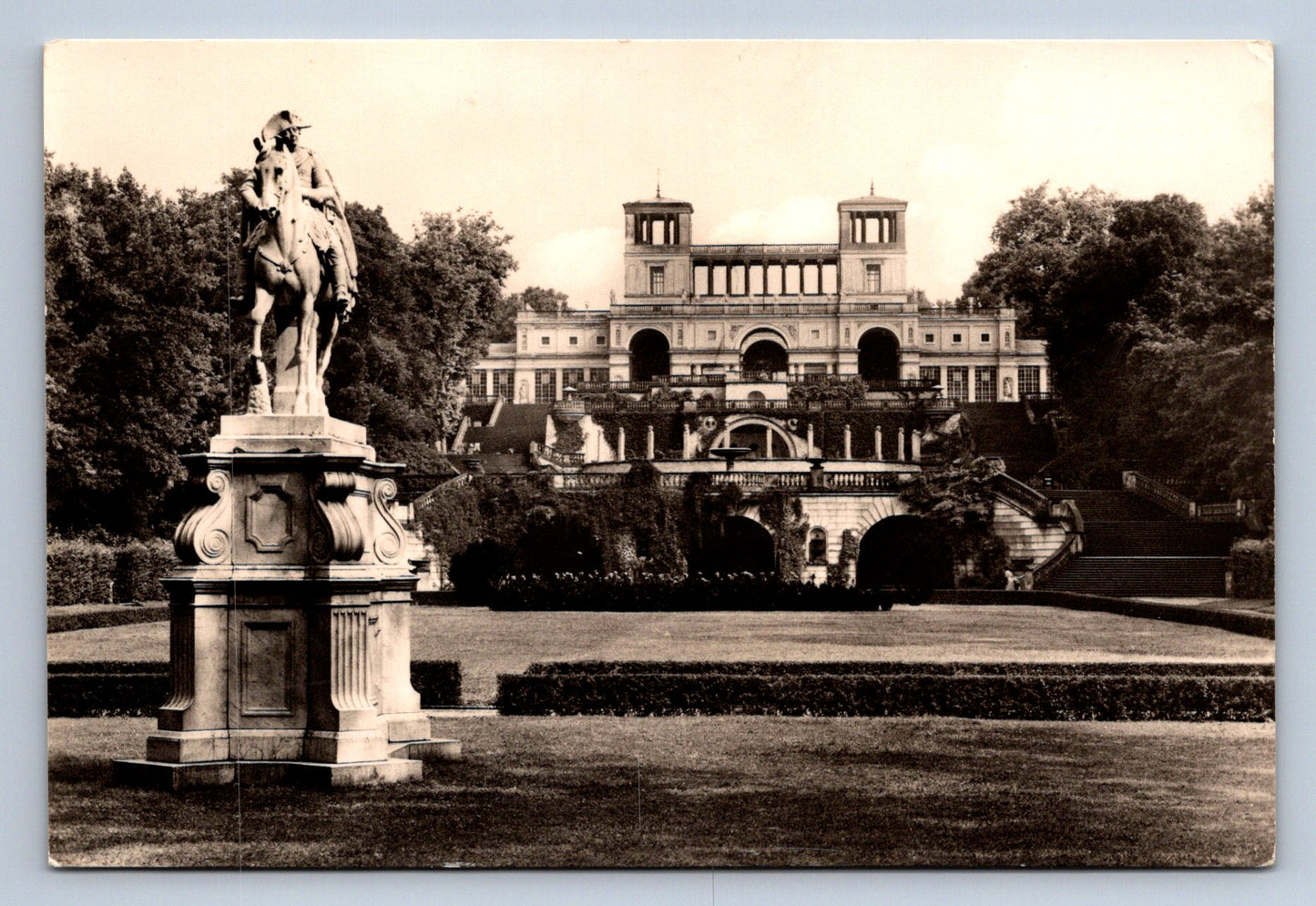 Pohlednice Potsdam - Sanssouci Orangerie (P997)