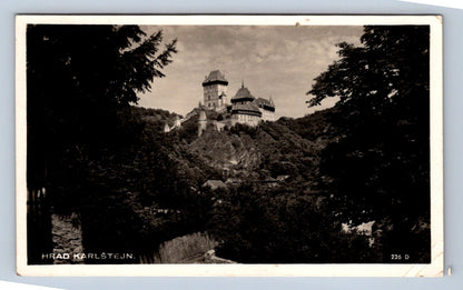Postcard KARLŠTEJN CASTLE (X23358)