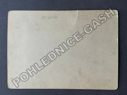 Stará fotografie Dítě spící v křesle s vějířem (BM26971)