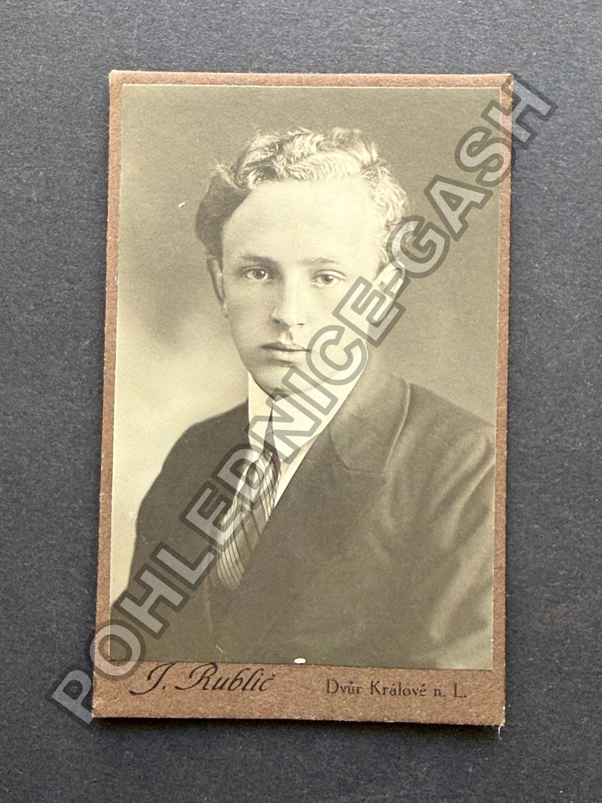 Stará fotografie Dvůr Králové n L portrét muže (BM26991)
