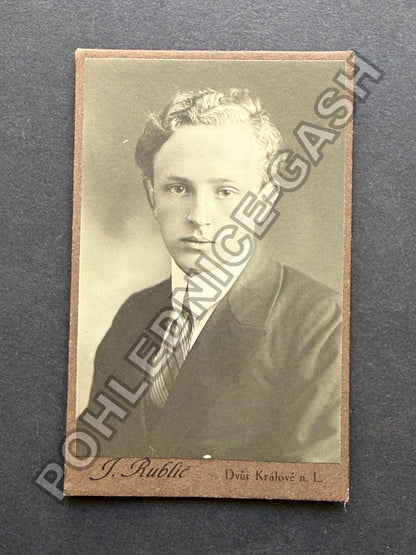 Stará fotografie Dvůr Králové n L portrét muže (BM26991)
