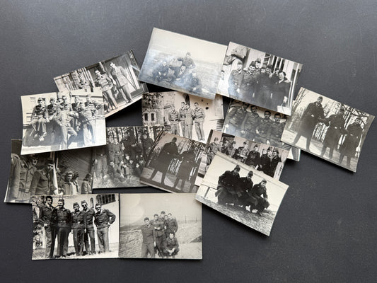 Stará fotografie Soubor fotografií vojáci uniformy (BM187)