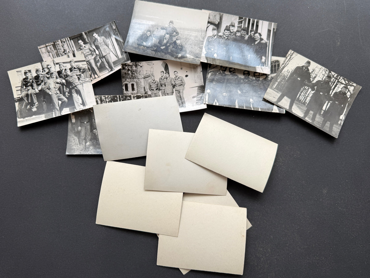 Stará fotografie Soubor fotografií vojáci uniformy (BM187)
