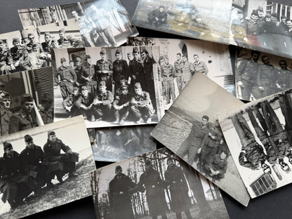 Stará fotografie Soubor fotografií vojáci uniformy (BM187)
