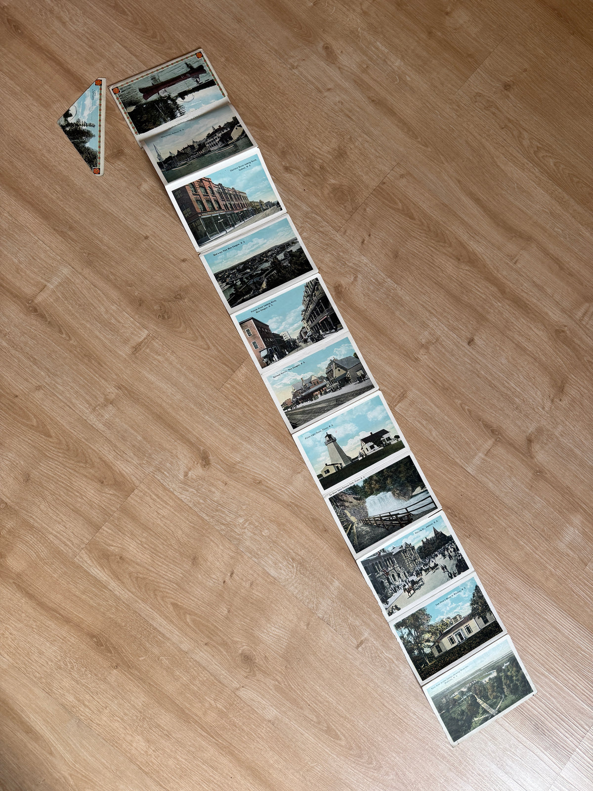 Sběratelský folder Beautiful Nova Scotia (BM188)
