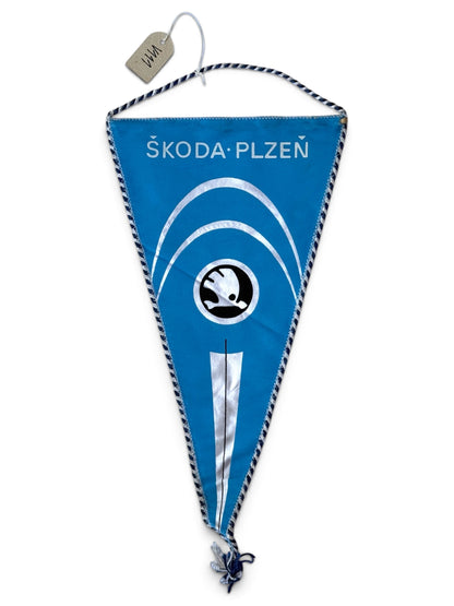 Vlaječka Škoda Plzeň modrá s logem (V111)