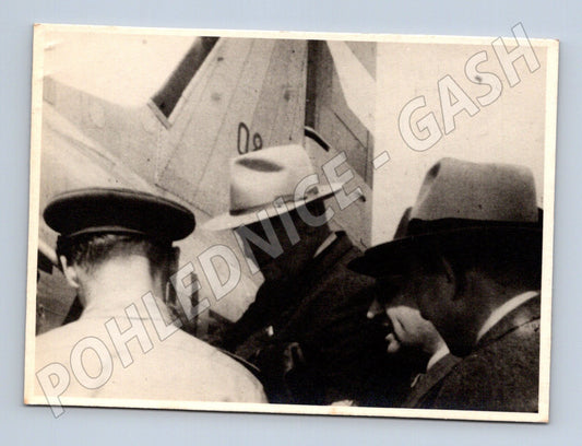 Stará fotografie muži u letadla (BM25222)