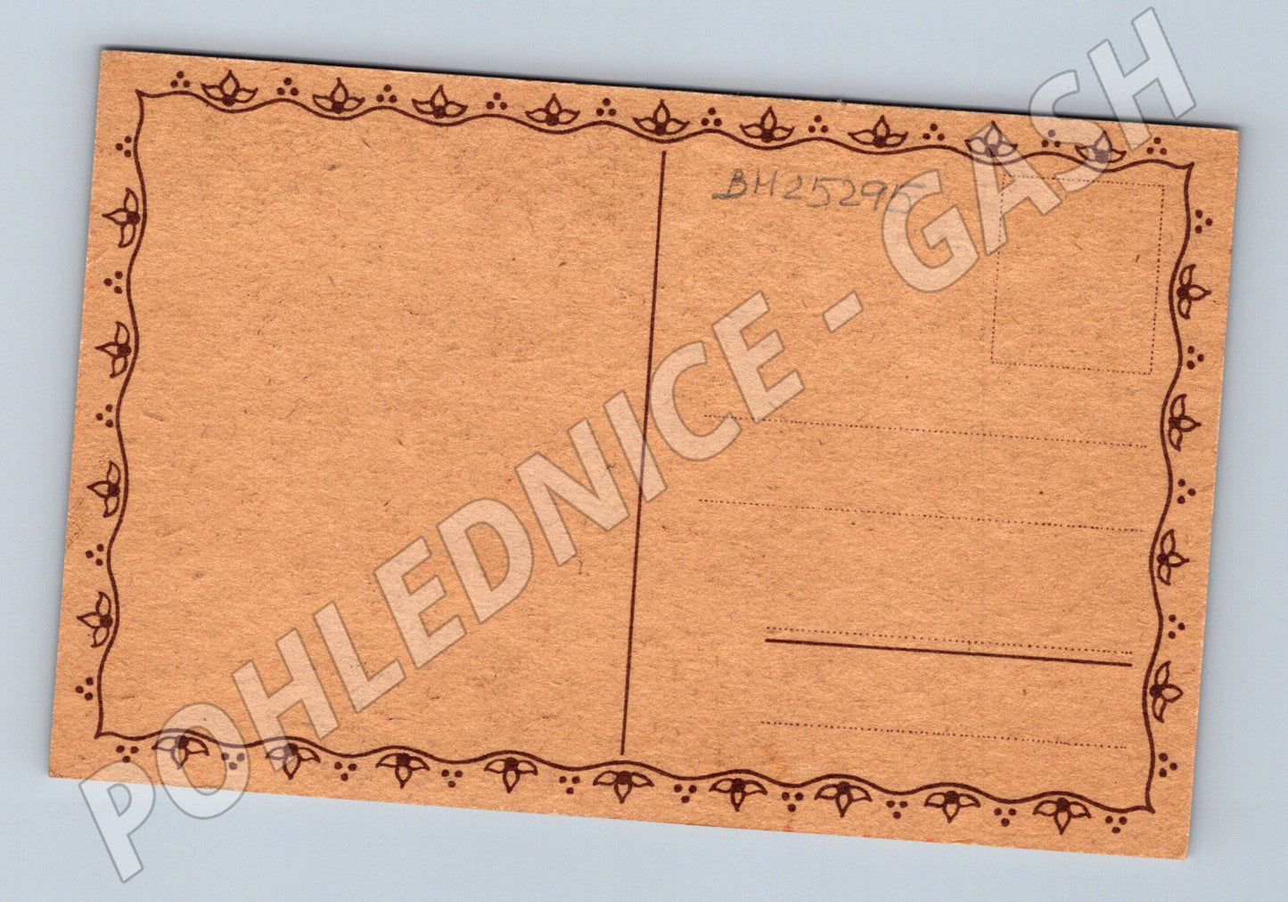 Pohlednice rušné tržiště s kostelem (BM25295)