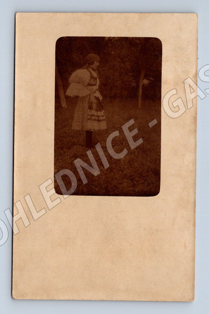 Pohlednice žena v kroji Rakousko-Uhersko I. SV 1916 (BM25363)