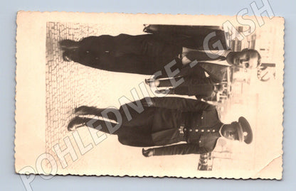 Pohlednice dva muži uniforma oblek 1938 (BM25382)