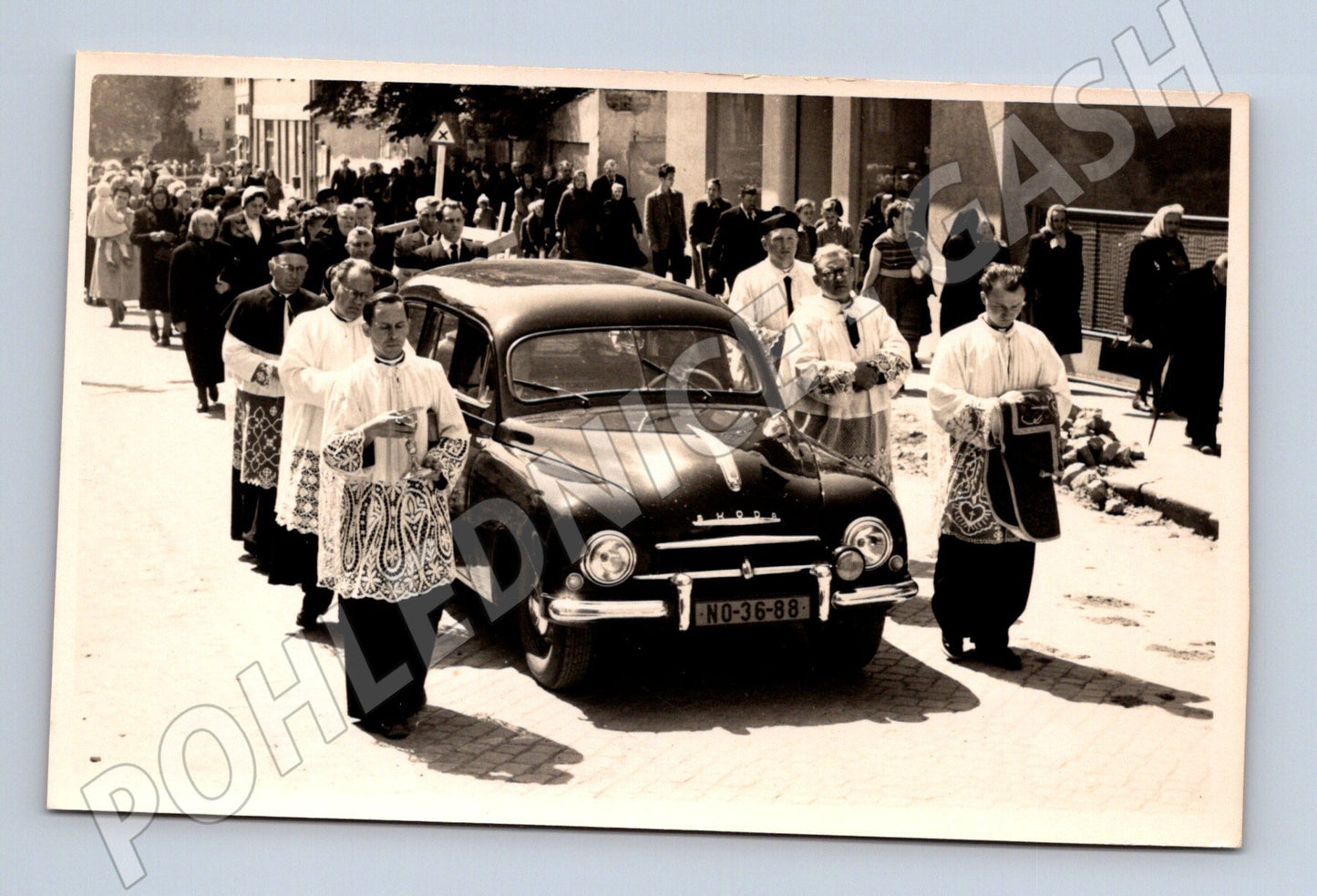 Fotografie náboženský průvod Koryčany J Tajmer (BM25402)