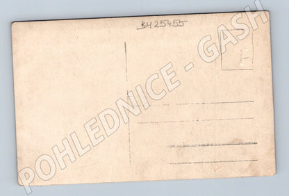 Pohlednice děti s klobouky v dobových šatech (BM25455)