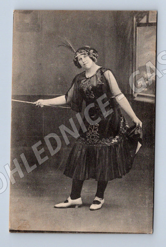 Pohlednice žena flapper styl 1920s (BM25472)