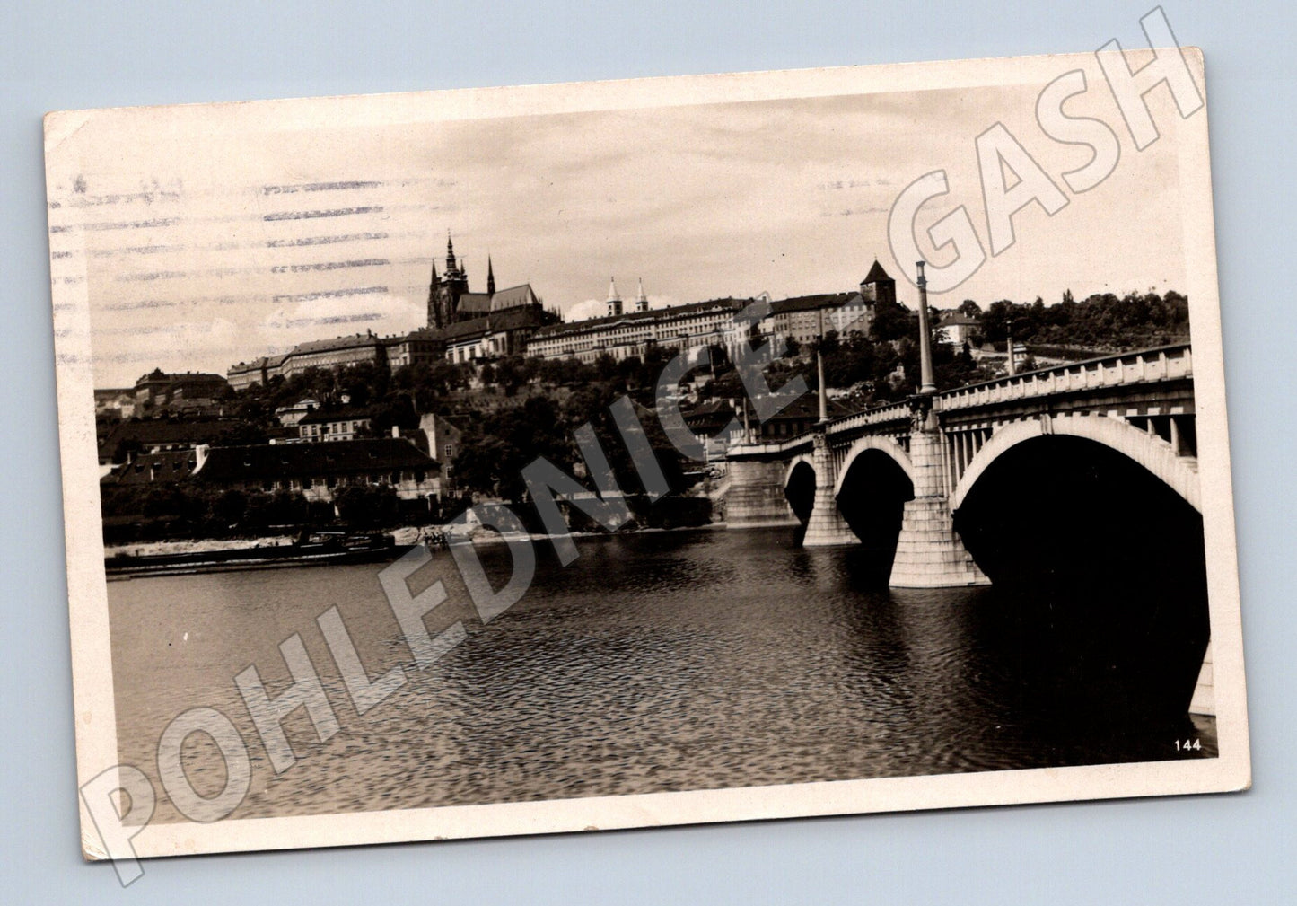 Pohlednice Praha Hradčany s mostem přes Vltavu 1941 (BM25509)