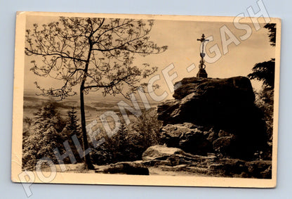 Pohlednice Křemešník kříž na skále 1953 (BM25558)