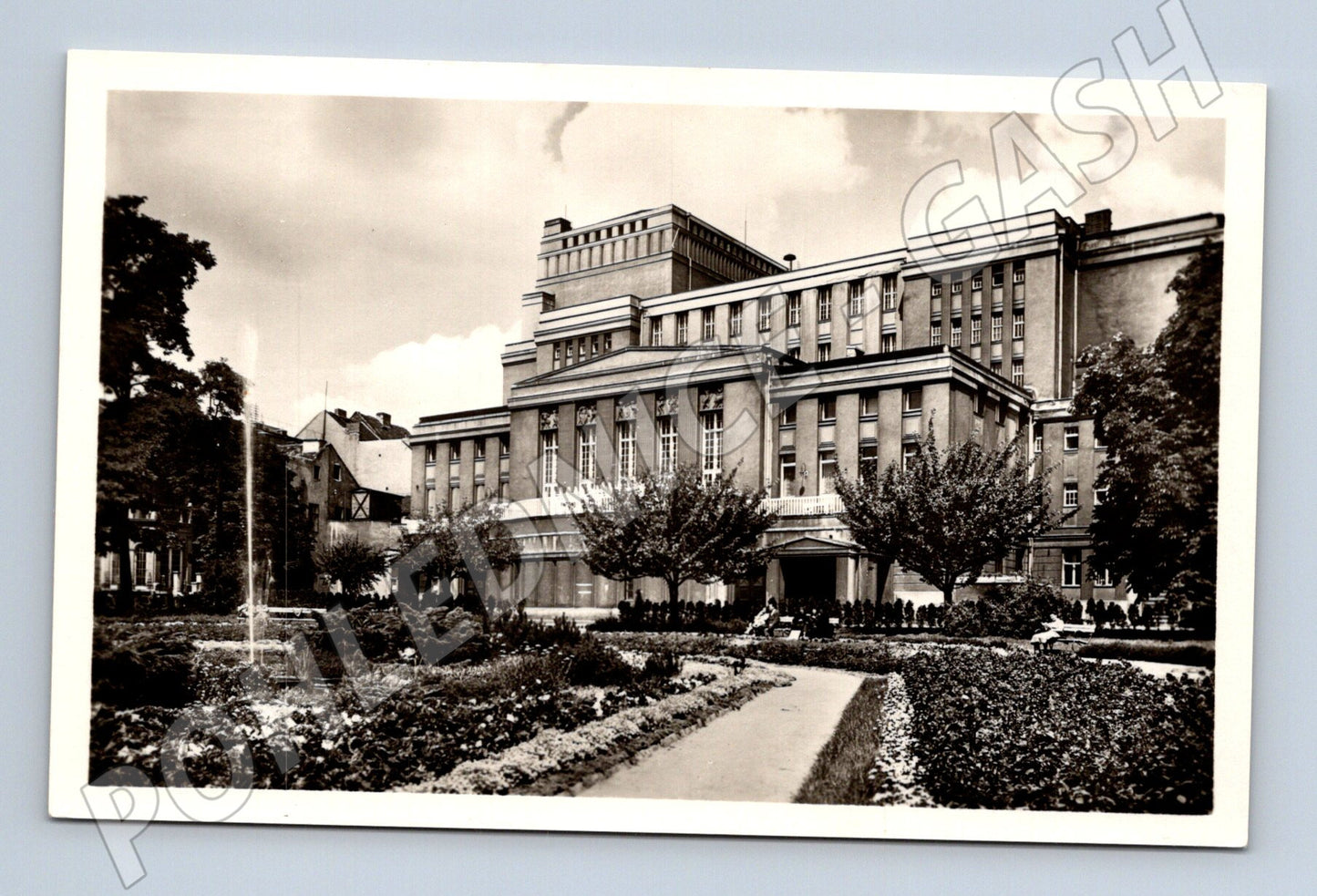 Pohlednice Teplice velká budova s parkem (BM25582)
