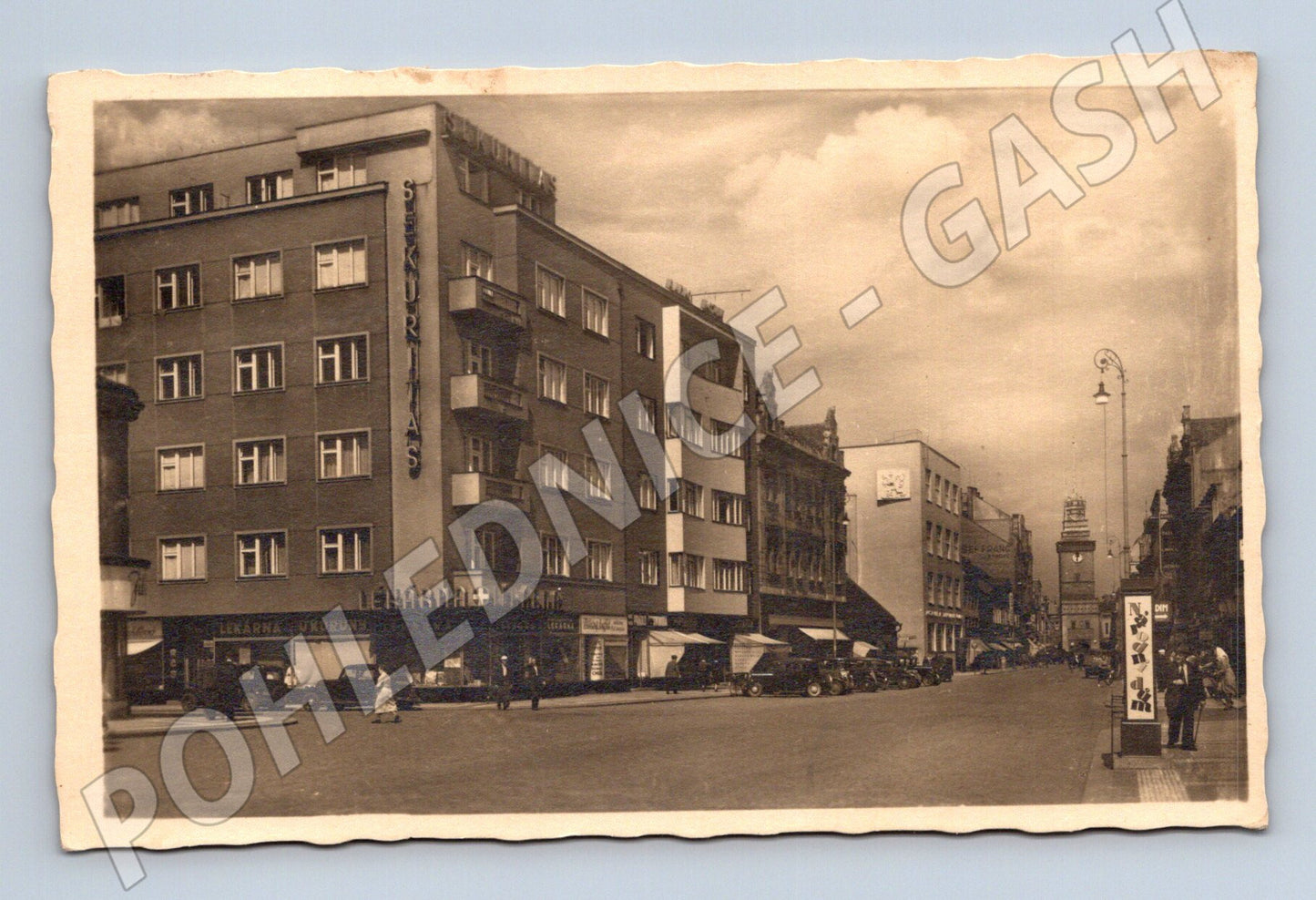 Pohlednice Pardubice městská ulice 1975 (BM25610)