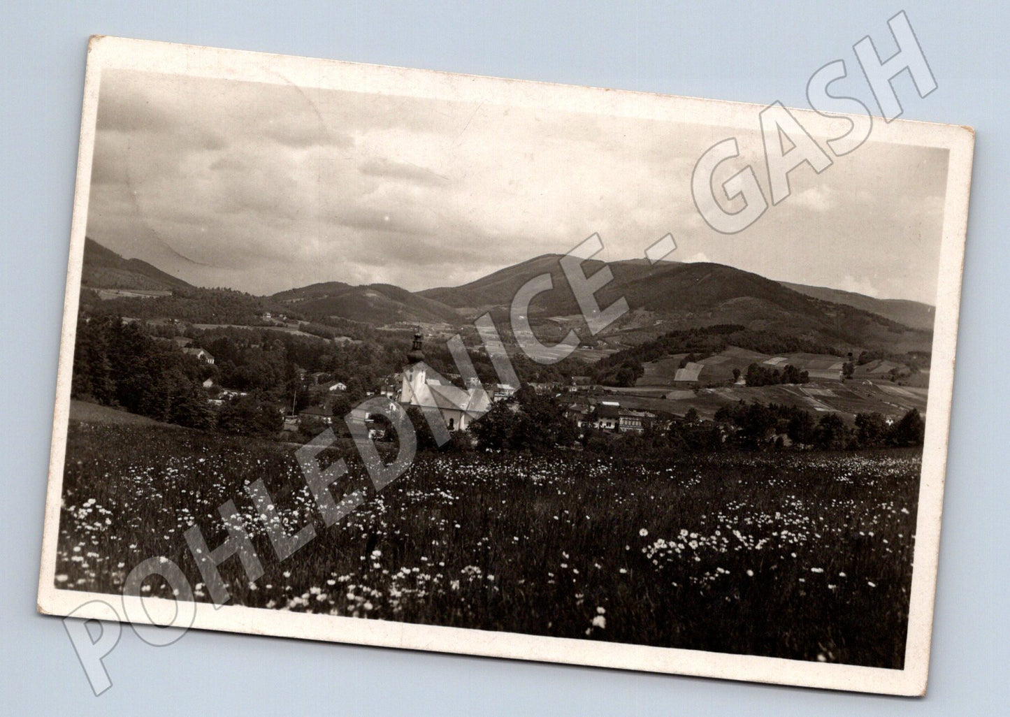 Pohlednice Rožnov pod Radhoštěm kostel hory 1936 (BM25654)