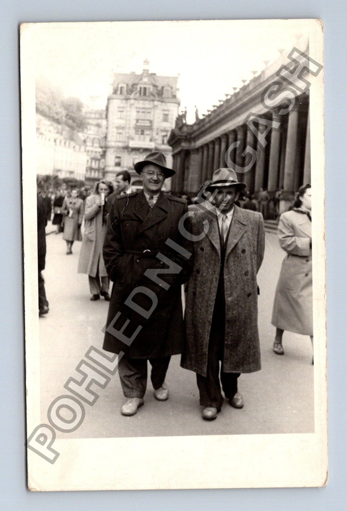 Stará fotografie Planá dva muži v kabátech (BM26262)