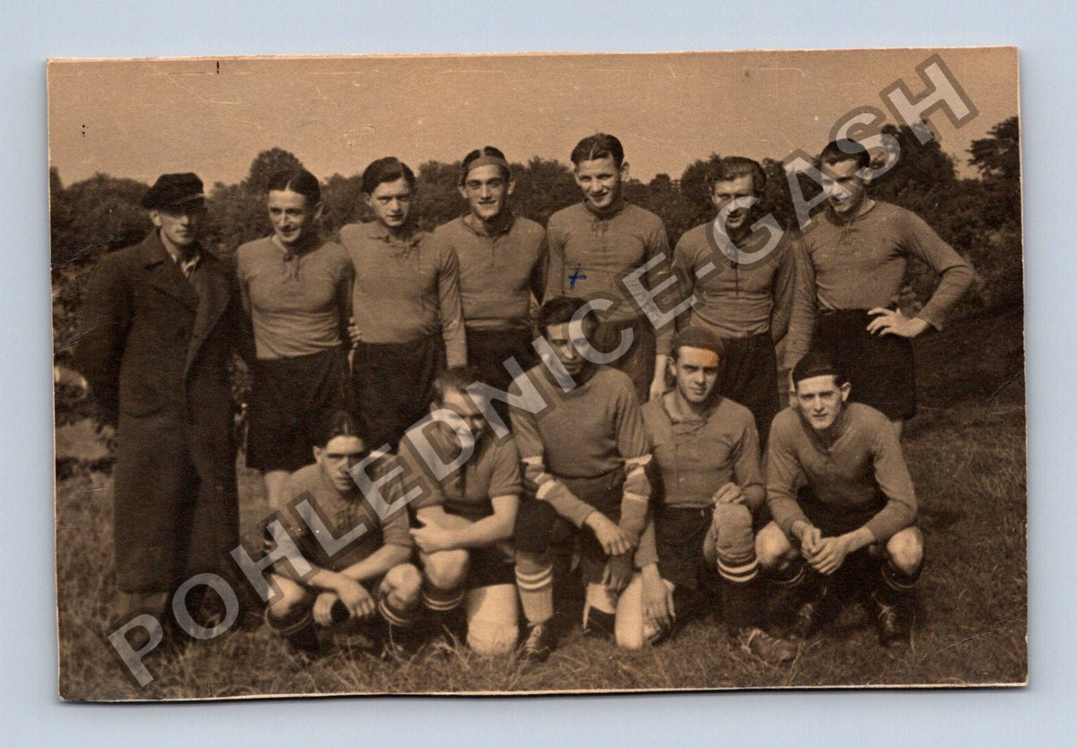 Stará fotografie skupina sportovců fotbalistů (BM26305)