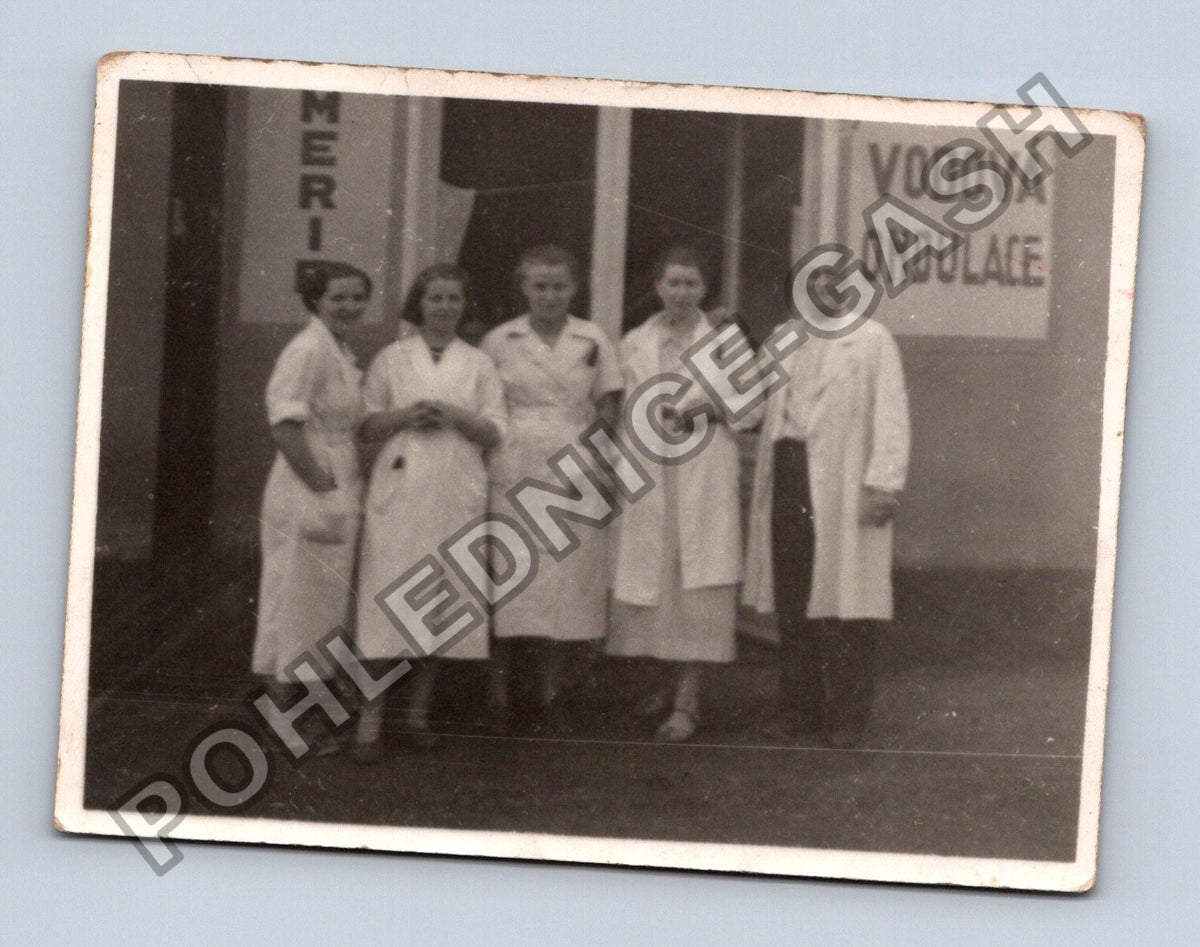 Stará fotografie skupina zaměstnanců salonu Vodová ondulace (BM26308)
