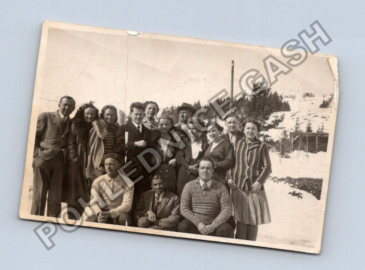 Stará fotografie skupina lidí v zimní krajině (BM26320)