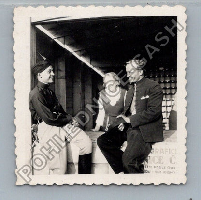 Stará fotografie tři osoby v interiéru (BM26348)