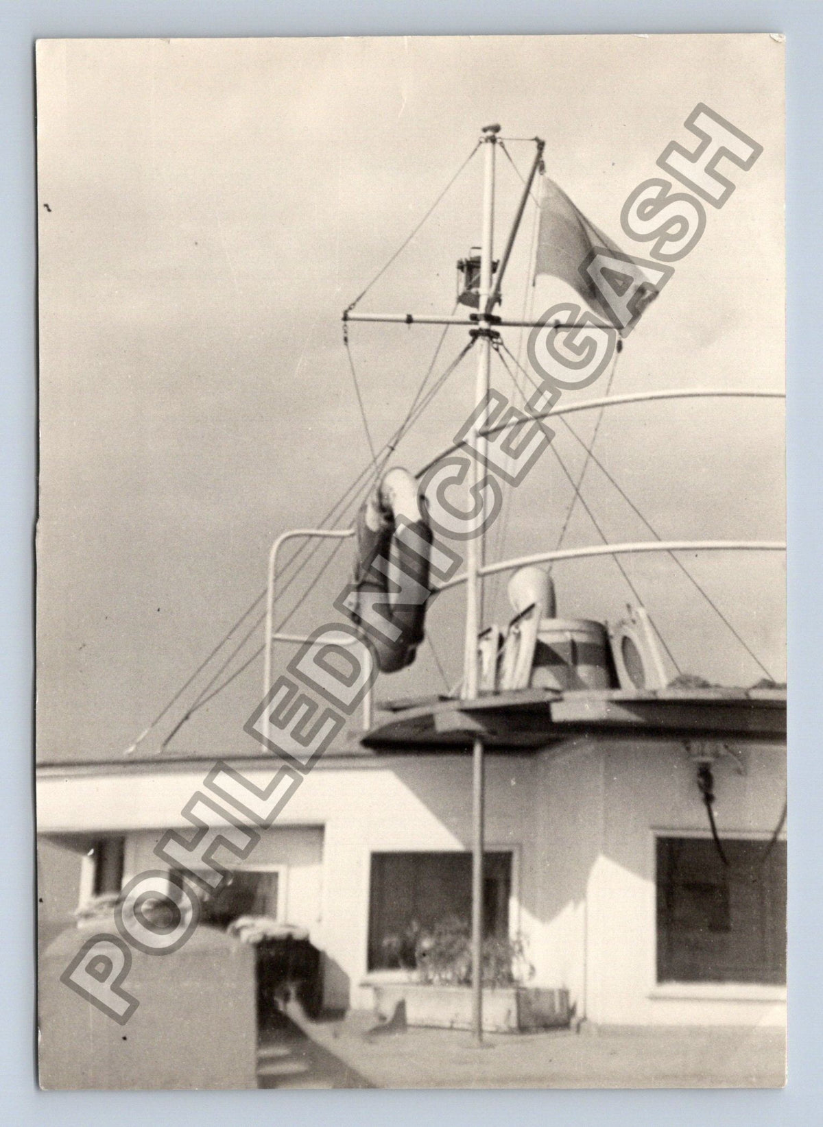 Stará fotografie loď u břehu (BM26354)