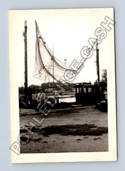 Stará fotografie loď s rybářskými sítěmi (BM26369)