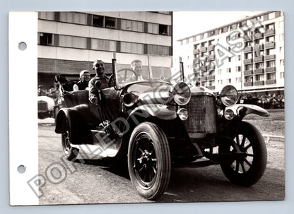 Stará fotografie historický automobil s lidmi (BM26387)